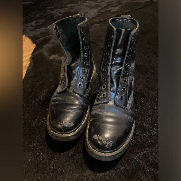 Dr. Martens Shoes - Black boots